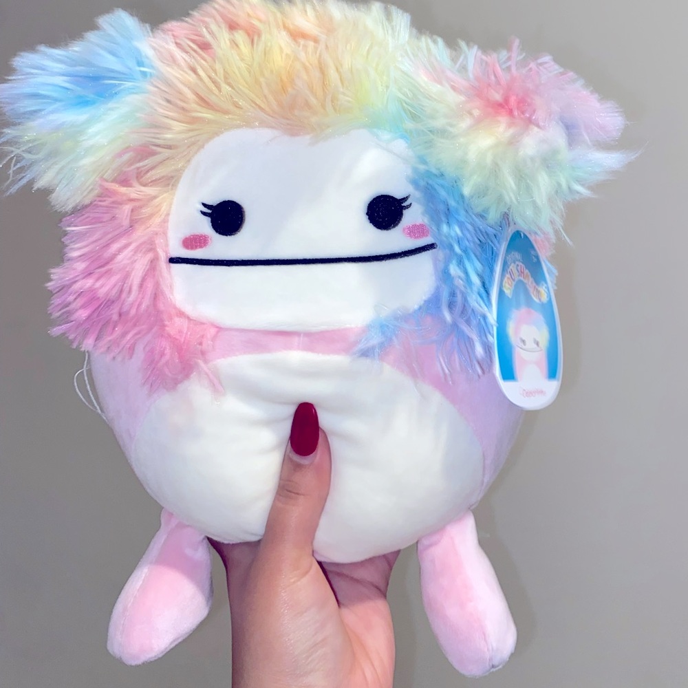 Squishmallows Caparinne the Bigfoot - Picture 1 of 5